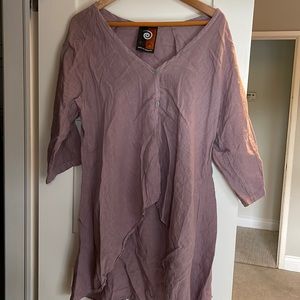 Linen hi-low 3 button top
